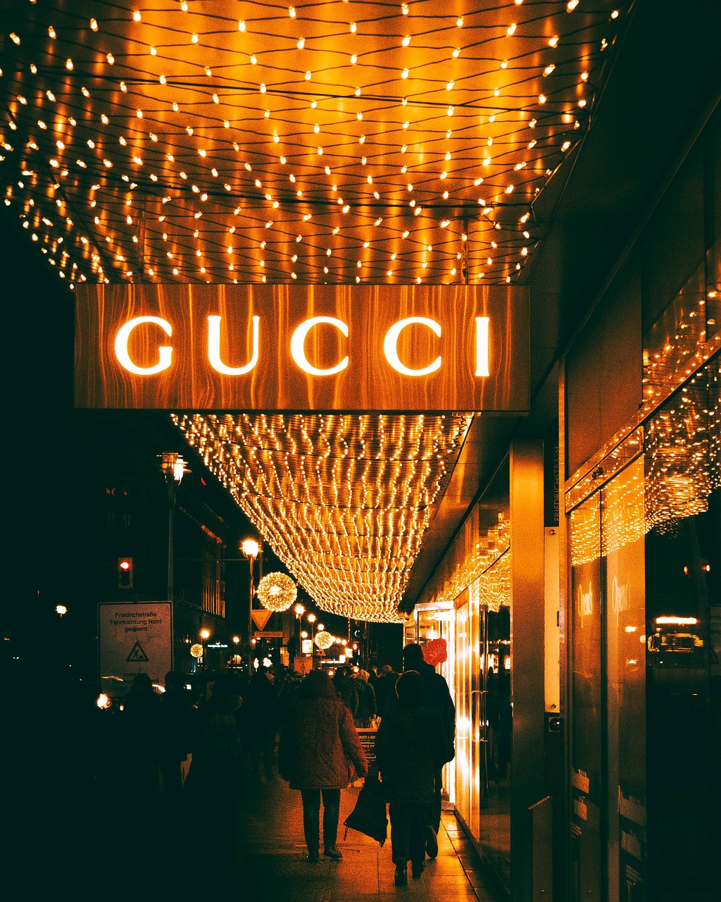 entdecken sie die neuesten trends der berliner modeszene. von innovativen designern bis zu exklusiven fashion-events – bleiben sie informiert über alles, was die fashion-hauptstadt berlin zu bieten hat.